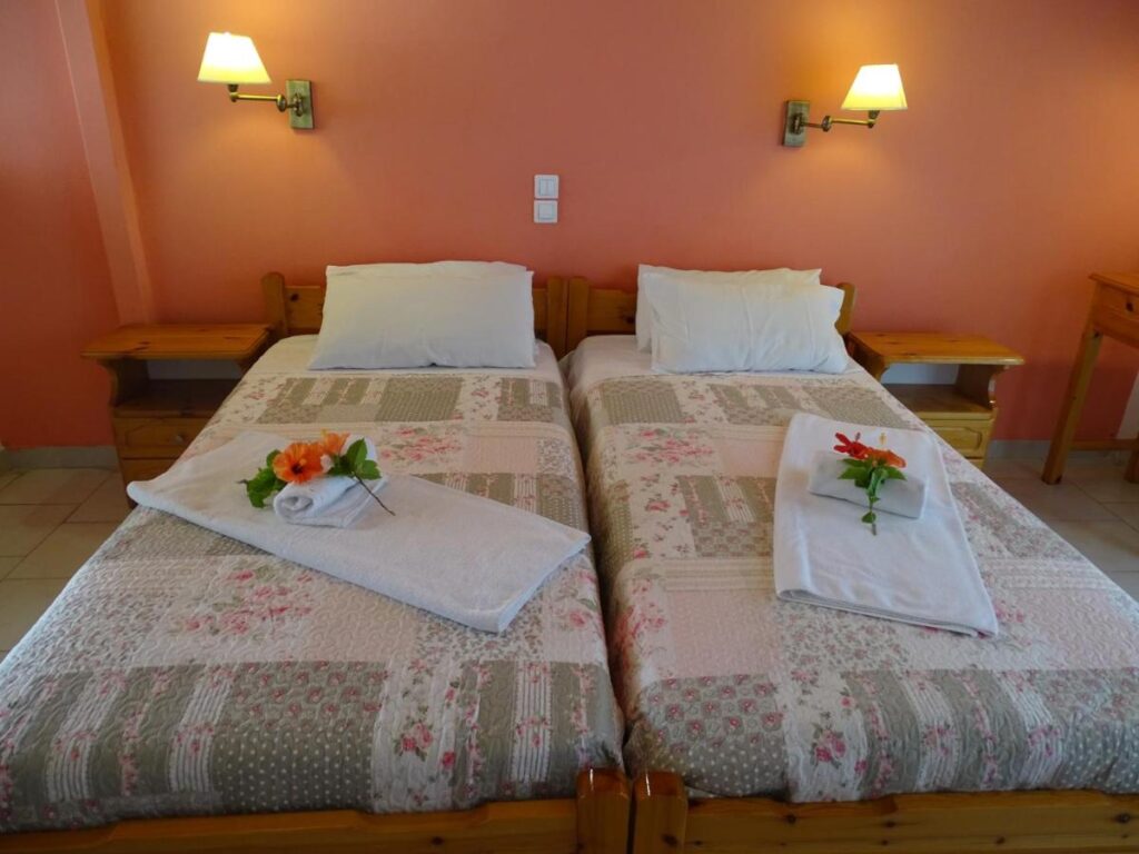 Twin bedroom