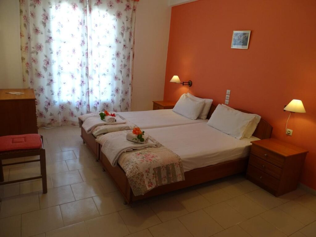 Twin bedroom