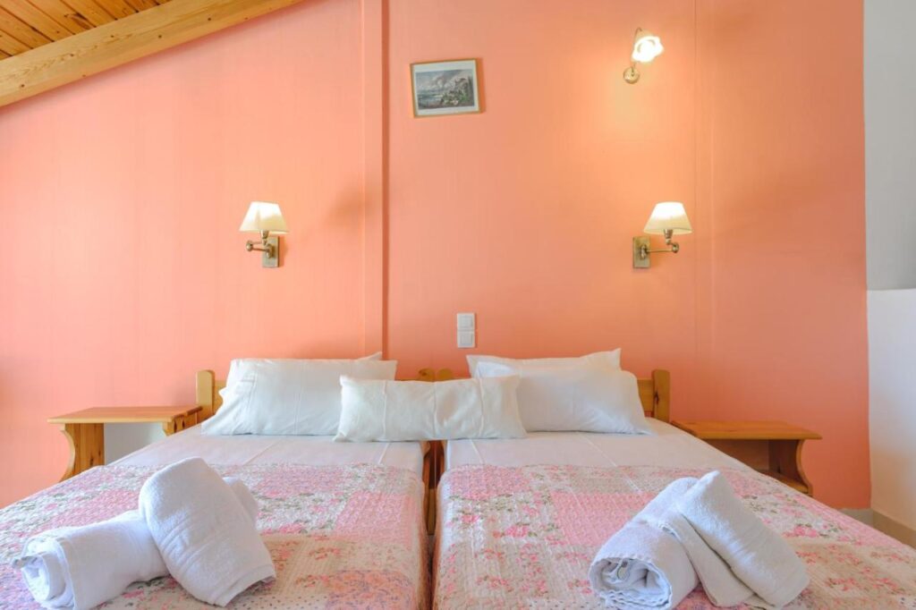 Twin bedroom